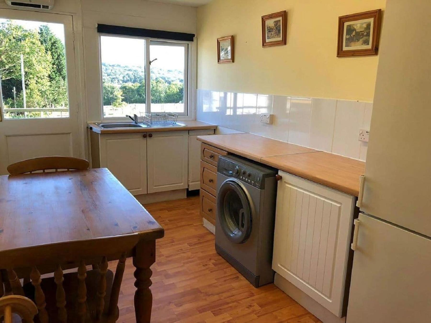 Charming Tranquil Shepherds Hut With Lakeside Balcony 'Roach' Uckfield Exteriör bild