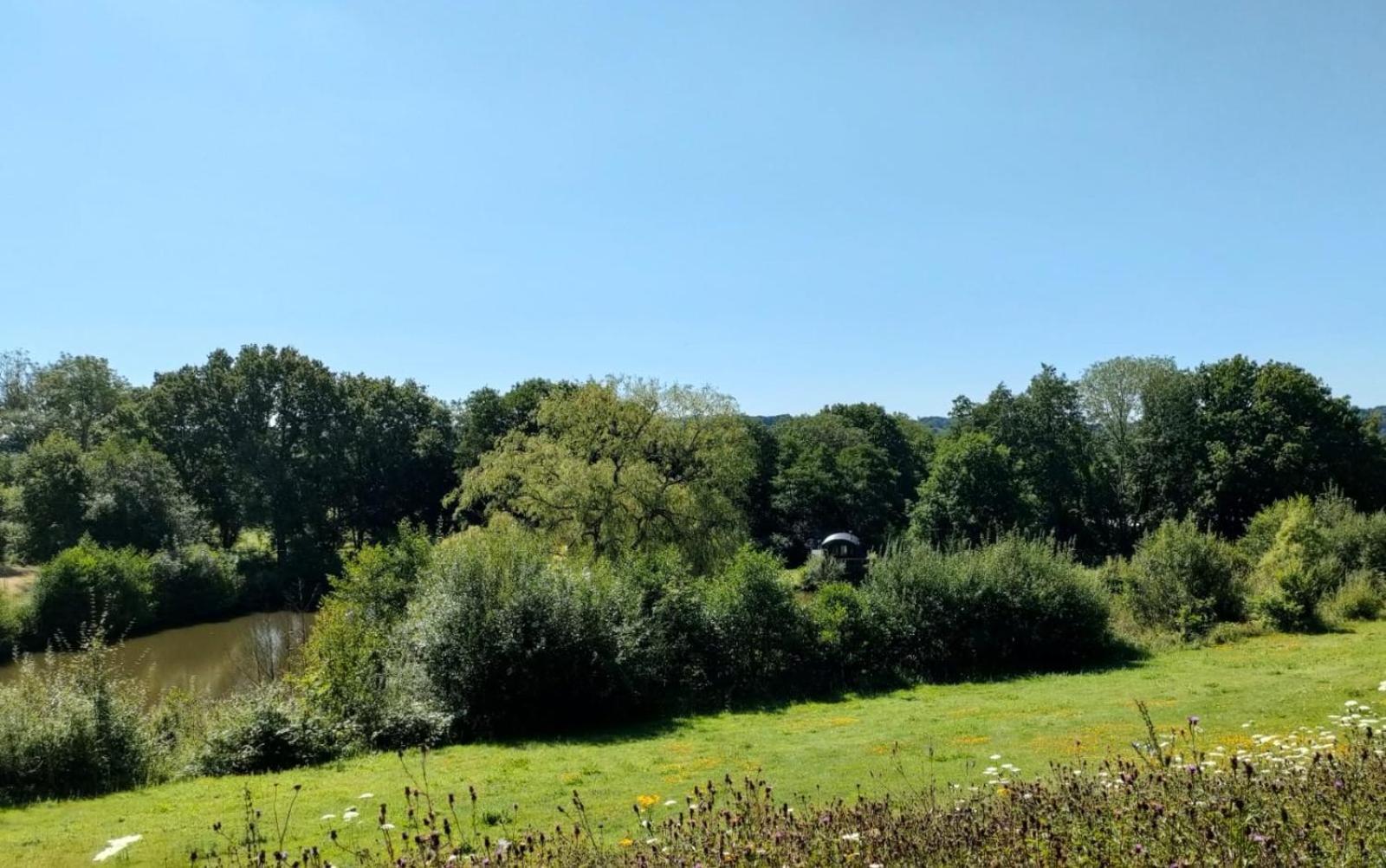 Charming Tranquil Shepherds Hut With Lakeside Balcony 'Roach' Uckfield Exteriör bild
